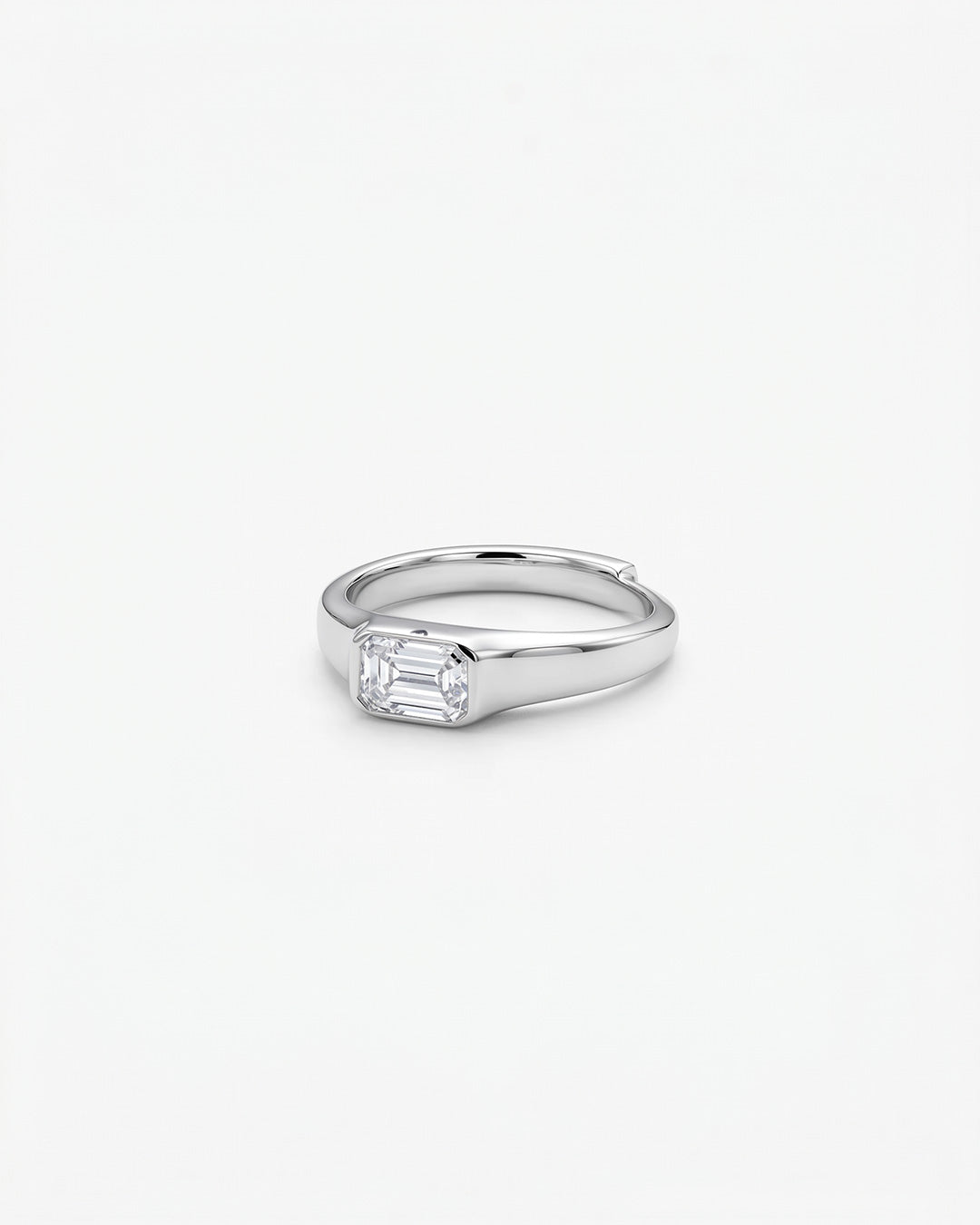 Vantage Emerald Silver Solitaire Ring