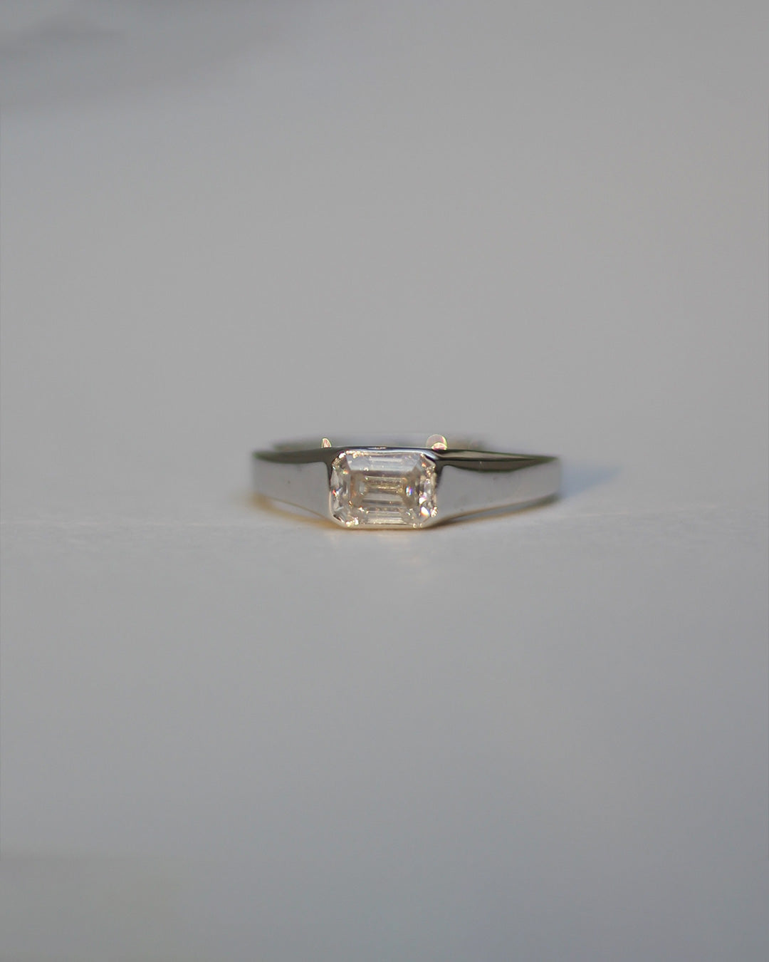 Vantage Emerald Silver Solitaire Ring